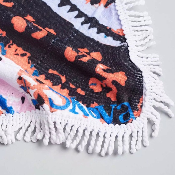 Skova Luxurious Towel from Rachel Zoe Box of Style - Picture 4 of 7